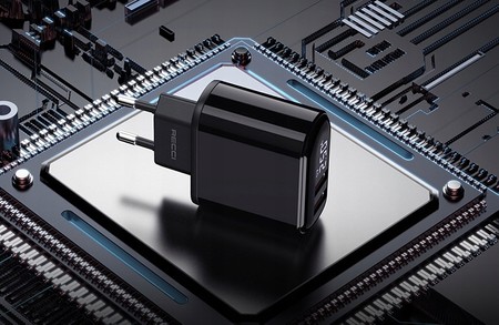SZYBKA ŁADOWARKA SIECIOWA 18W 2x USB QC 3.0 ZASILACZ Z WYŚWIETLACZEM RECCI